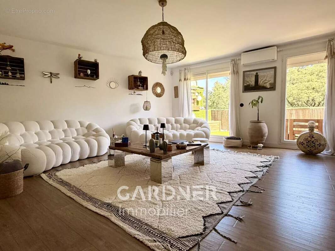 Appartement à MARSEILLE-9E
