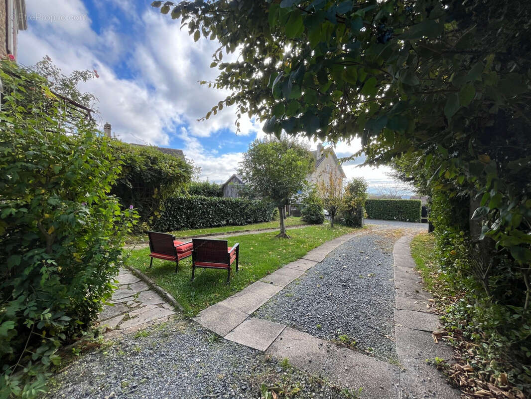 Maison à JUMILHAC-LE-GRAND