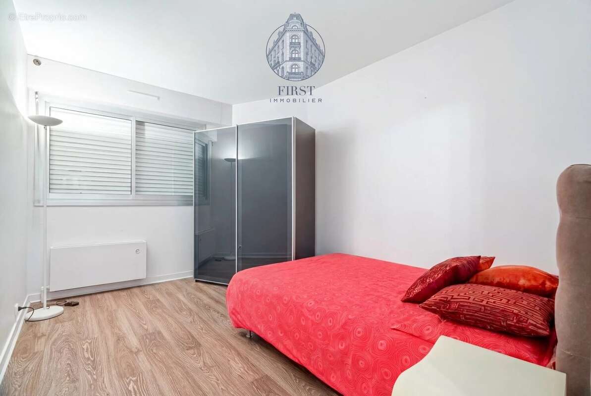 Appartement à NEUILLY-SUR-SEINE