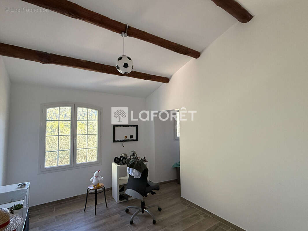 Maison à SOLLIES-VILLE