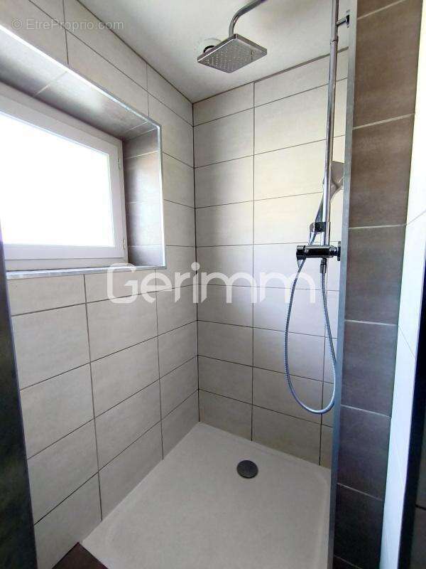 Appartement à SAINT-SIMEON-DE-BRESSIEUX