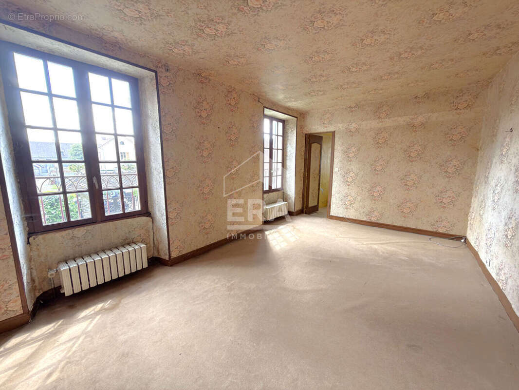 Maison à CHAMPEAUX