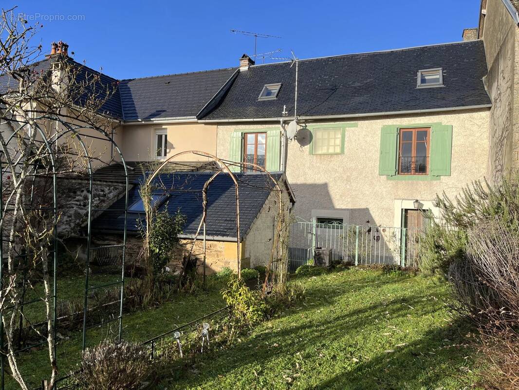 Maison à LANOUAILLE