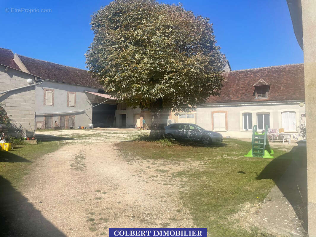 Maison rénovée avec dépendances exceptionnelles   Un bien rare aux multiples possibilités - photo 9