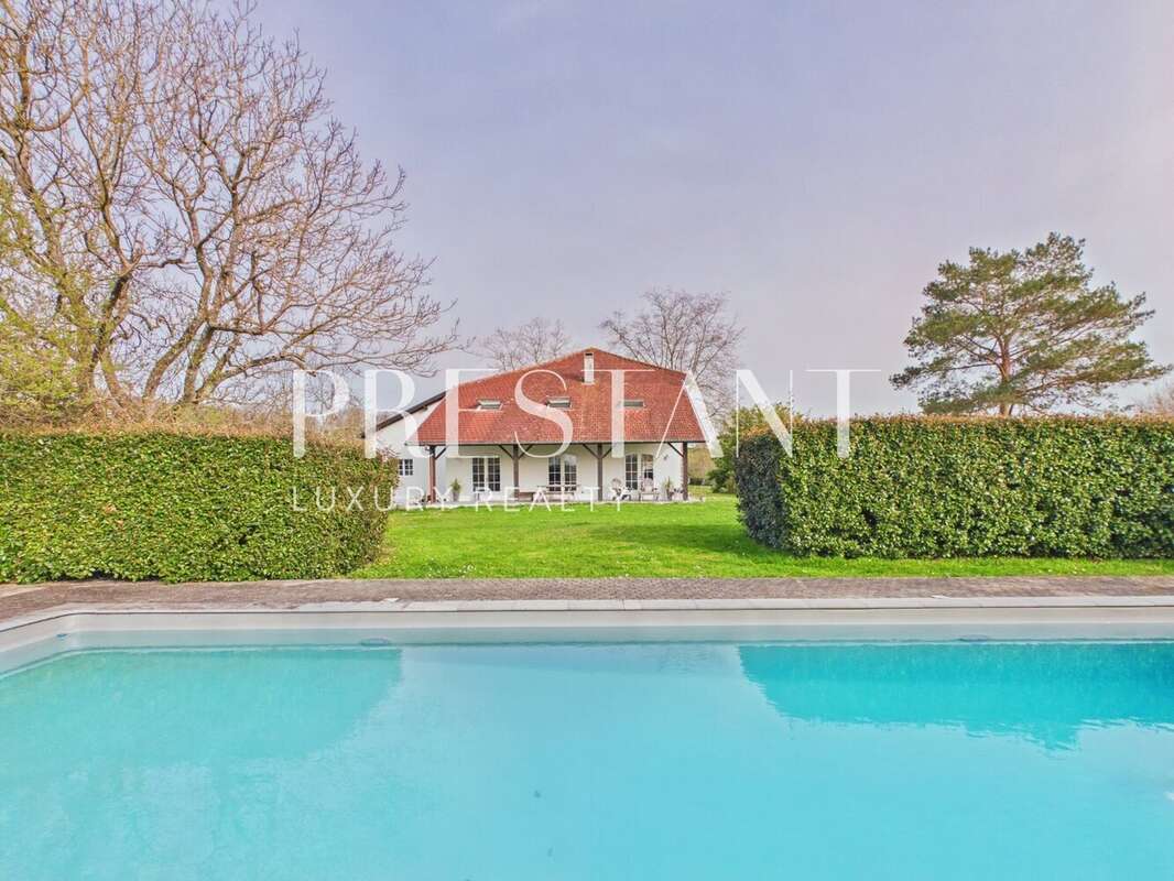 Maison à BARDOS