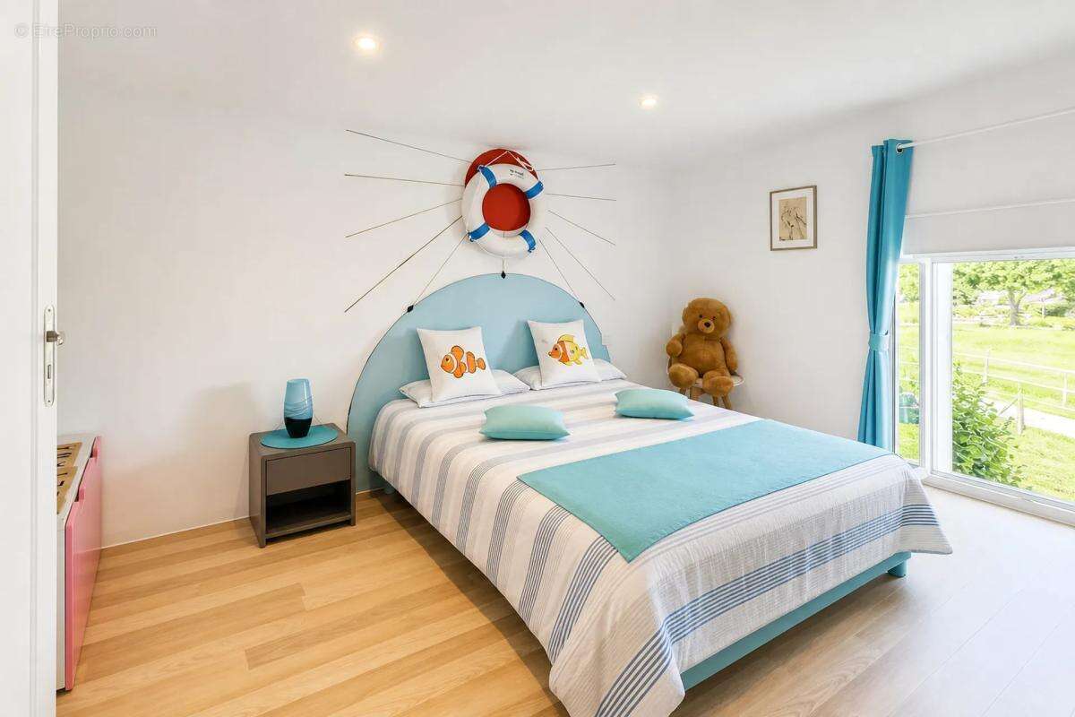 2 Maisons 1) 13 pièces de 476 m²
 2)58 m2 indépendante Cagnotte - photo 30