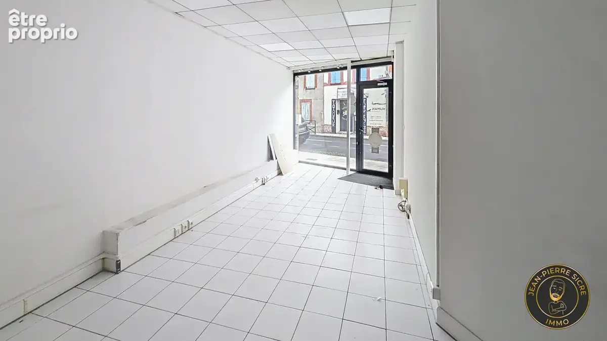 Auterive centre — deux locaux commerciaux réunissables, 160 m2, vitrines sur rue - photo 3