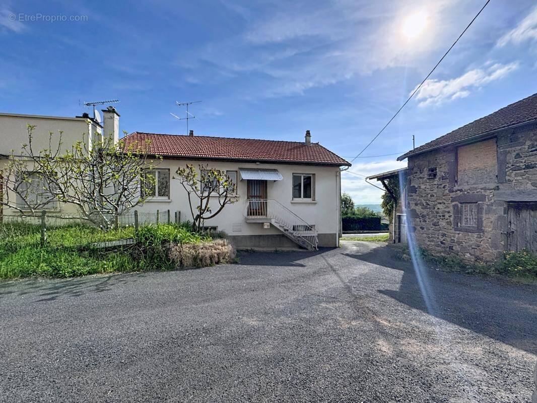 Maison à SAYAT