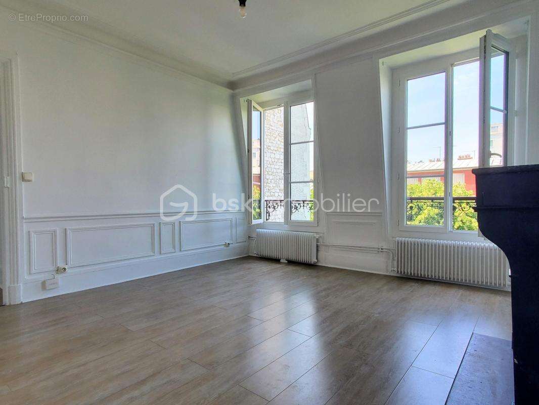 Appartement à PARIS-17E