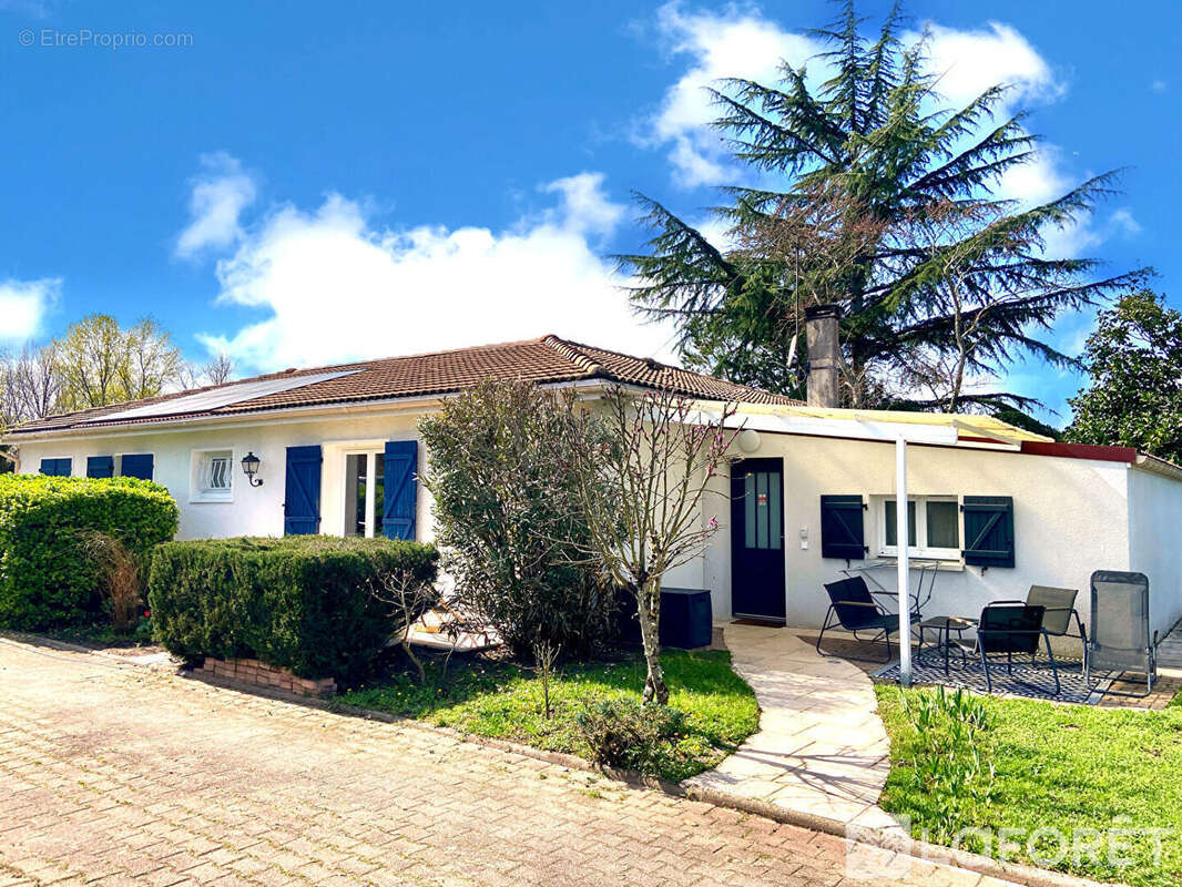 Maison à AMBARES-ET-LAGRAVE