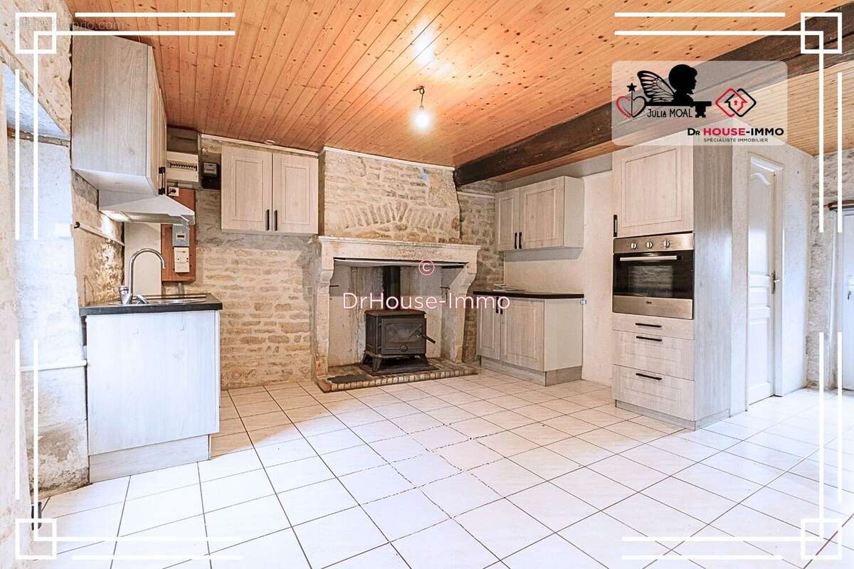 Maison à MOUZEUIL-SAINT-MARTIN