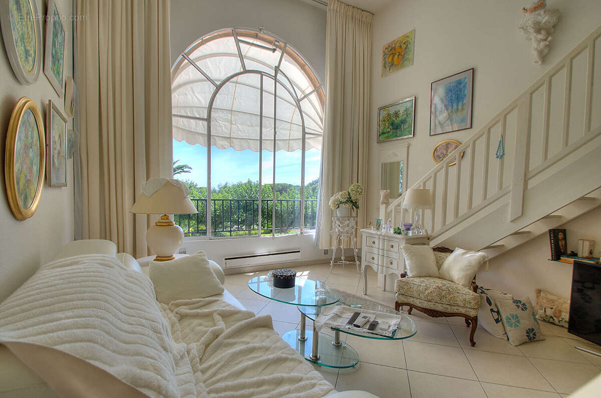 Appartement 2 pieces  70 m2, piscine golfs saint-raphael - photo 2