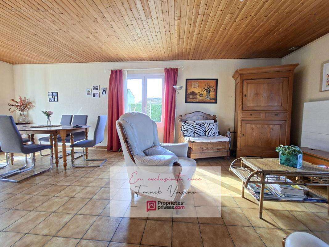 Maison à LES HERBIERS