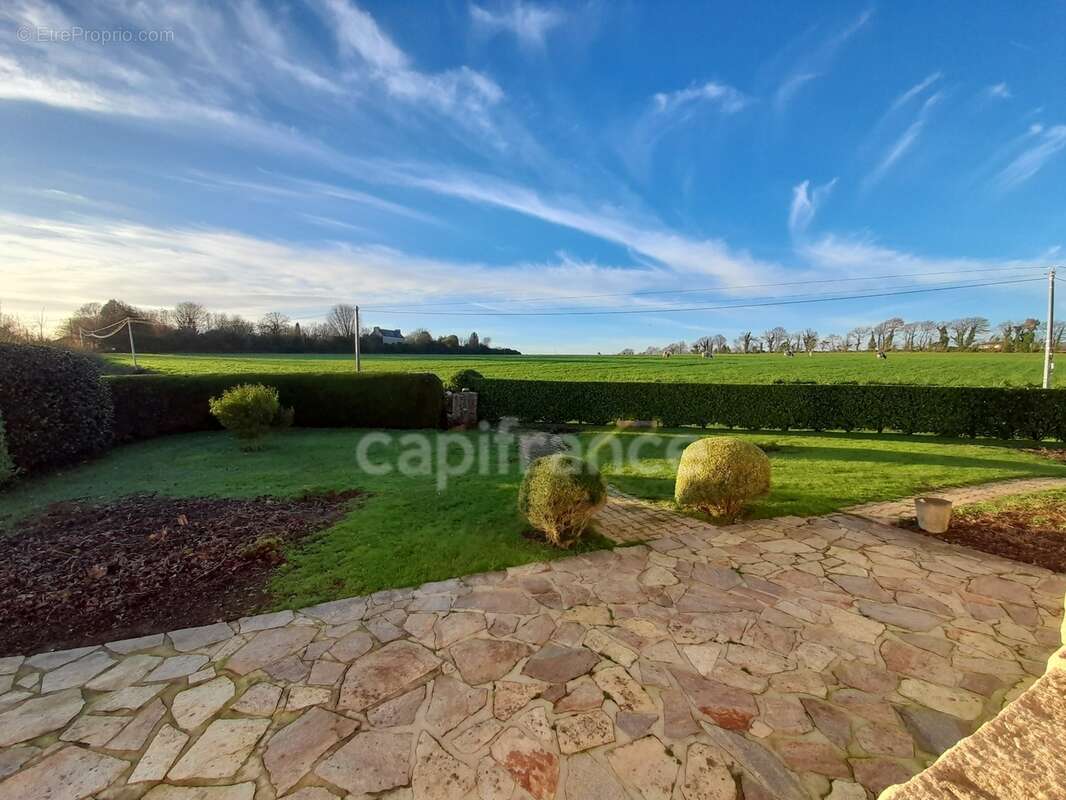 Maison à vendre 6 pièces QUEMENEVEN (29180) 157.79 m2- 4 chambres - 1 sous-sol total- 1 véranda - parcelle de 1080m2 - photo 12