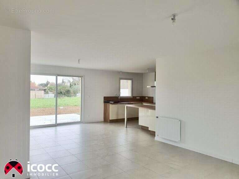 Maison 89 m² à La Bretonniere-La-Claye  - photo 2