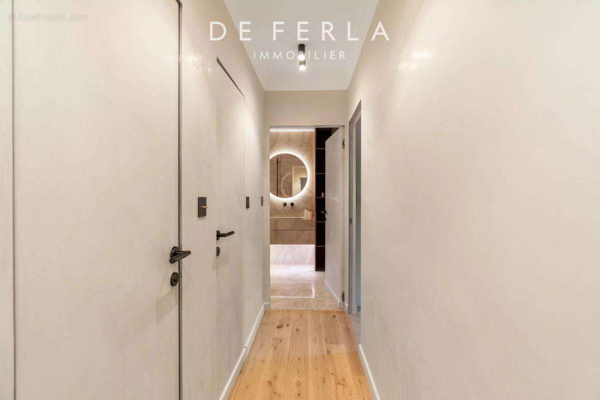 Appartement à PARIS-15E
