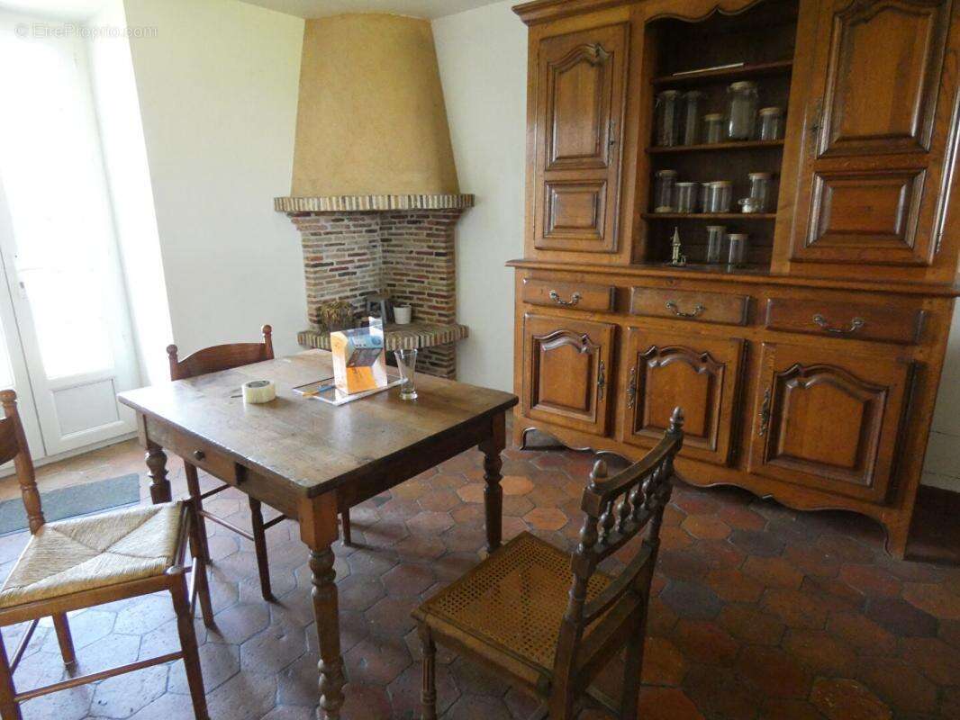 Maison à MARVILLE-MOUTIERS-BRULE