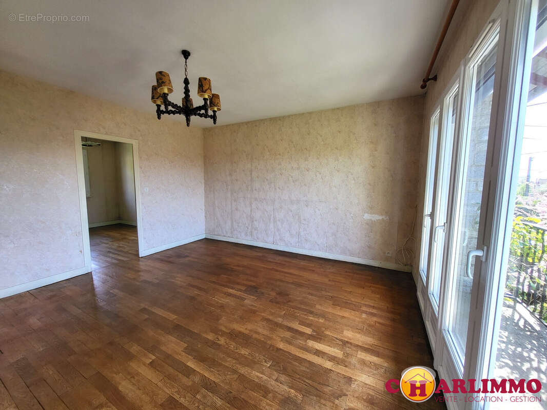 Maison à SAINT-JUNIEN