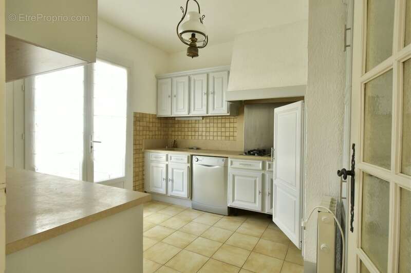 Maison à FONTVIEILLE