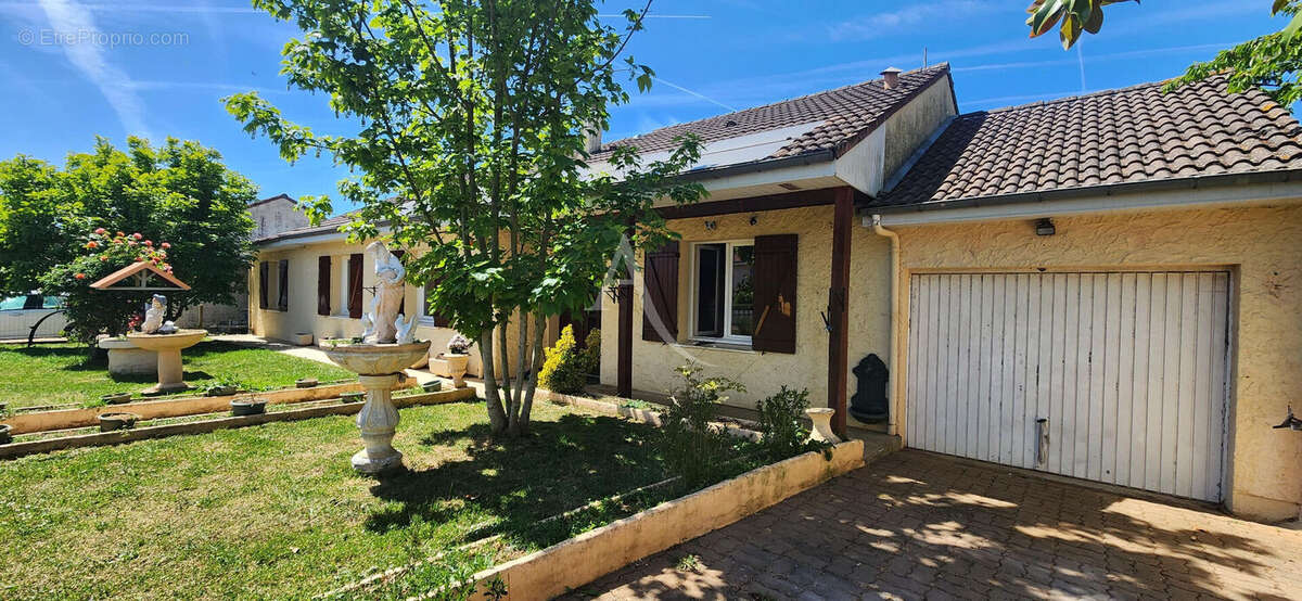 Maison à VIVONNE