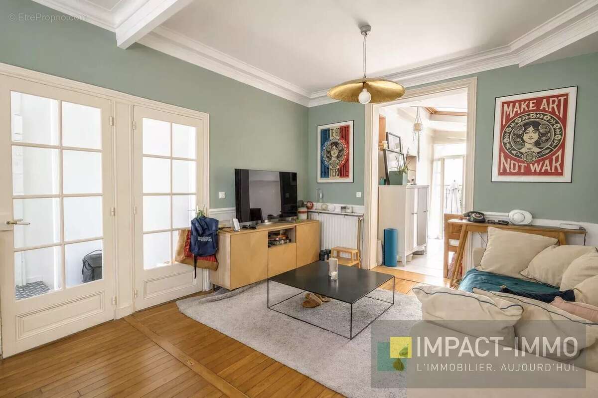 Appartement à COURBEVOIE