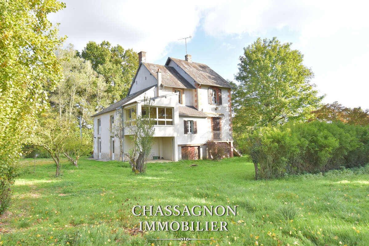 Maison à DORNES