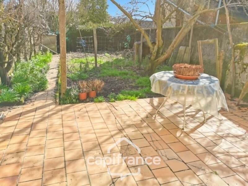 Maison à BESSE-SUR-BRAYE