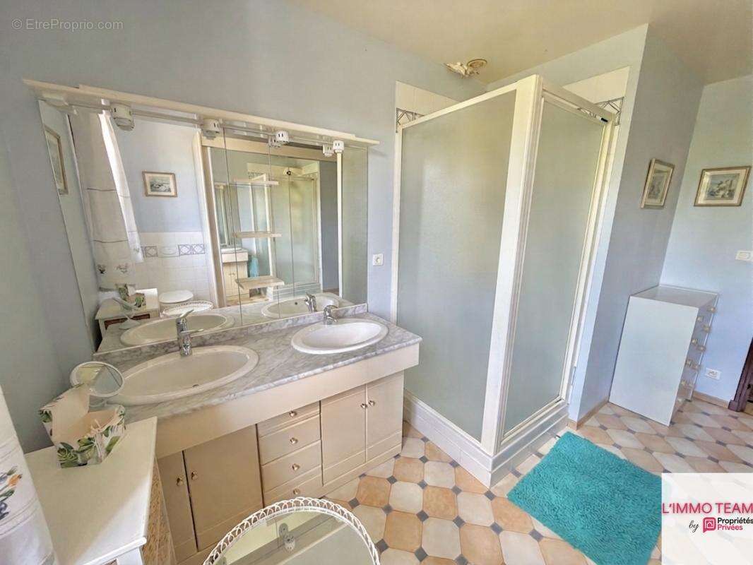 Maison 5 chambres, avec garages et piscine, sur 1.7Ha - vue imprenable - photo 15