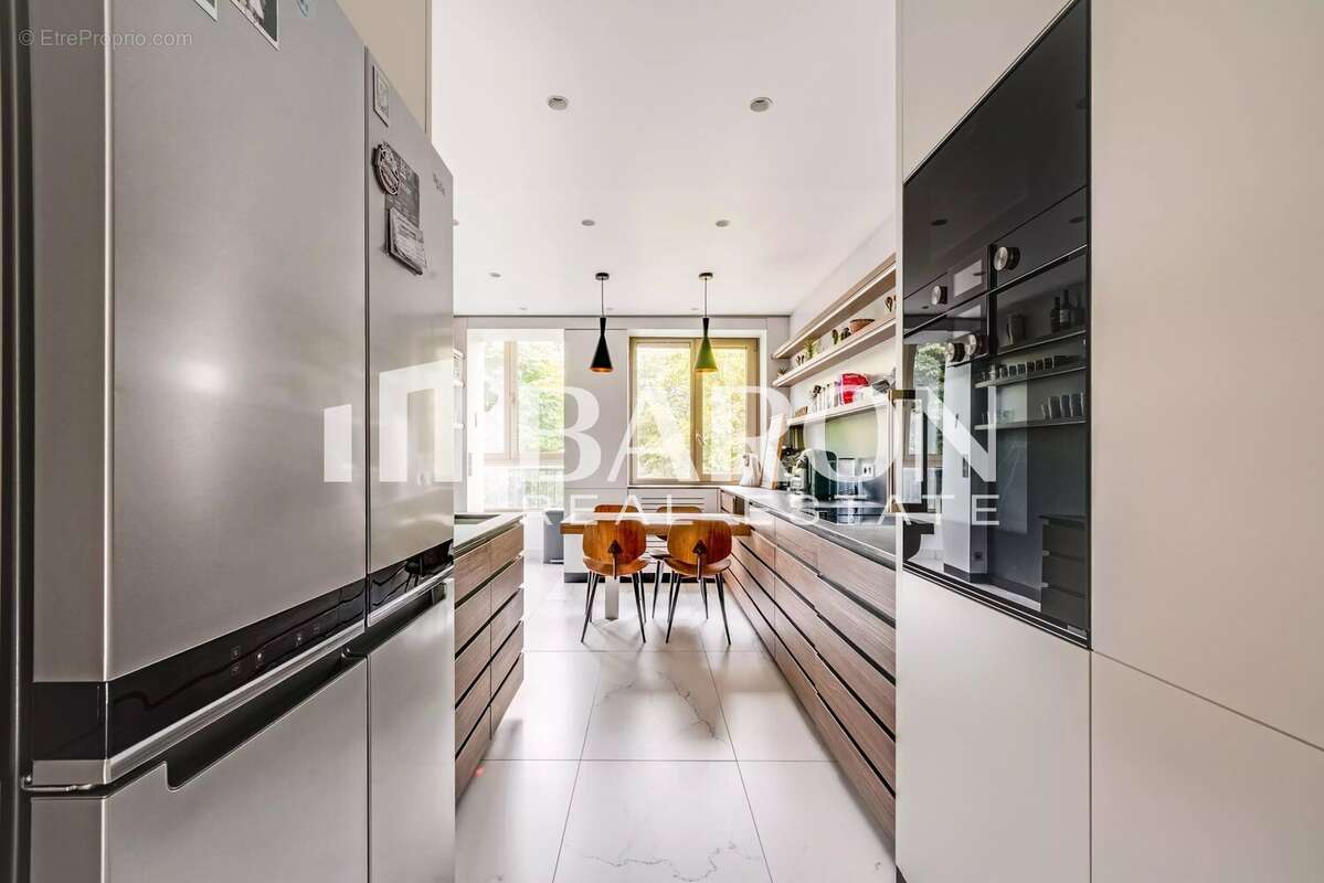 Appartement à NEUILLY-SUR-SEINE