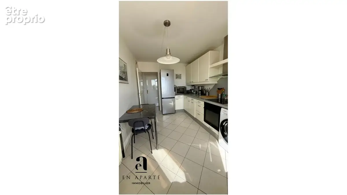 Coup de cœur : Duplex T3 en dernier étage avec terrasse tropézienne, garage double et cave. - photo 17