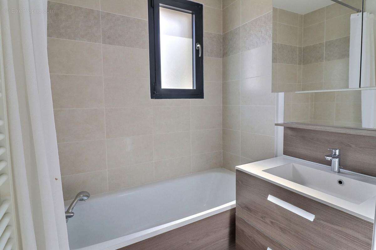 Appartement à SAINT-NOM-LA-BRETECHE