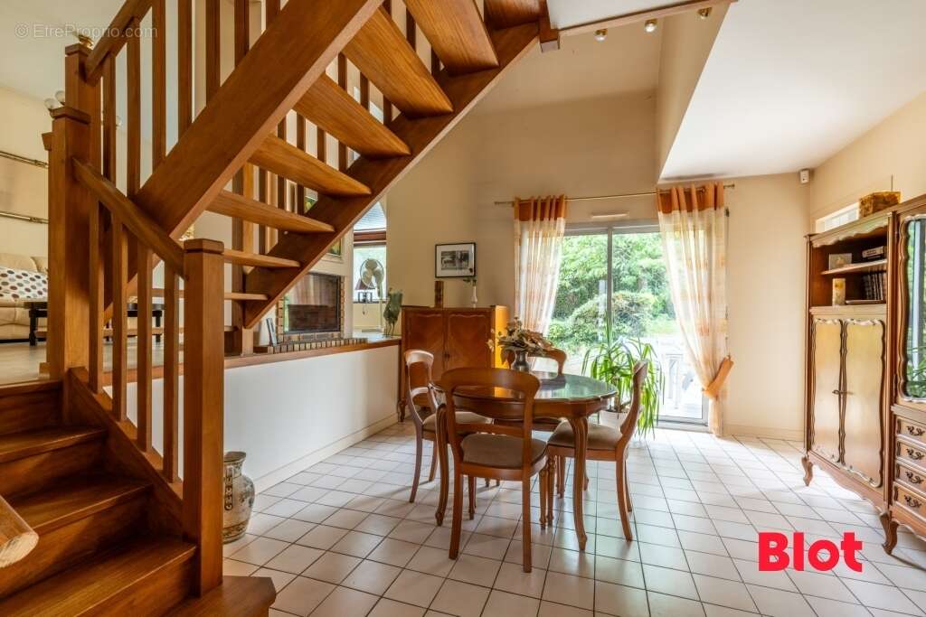Maison à VERN-SUR-SEICHE