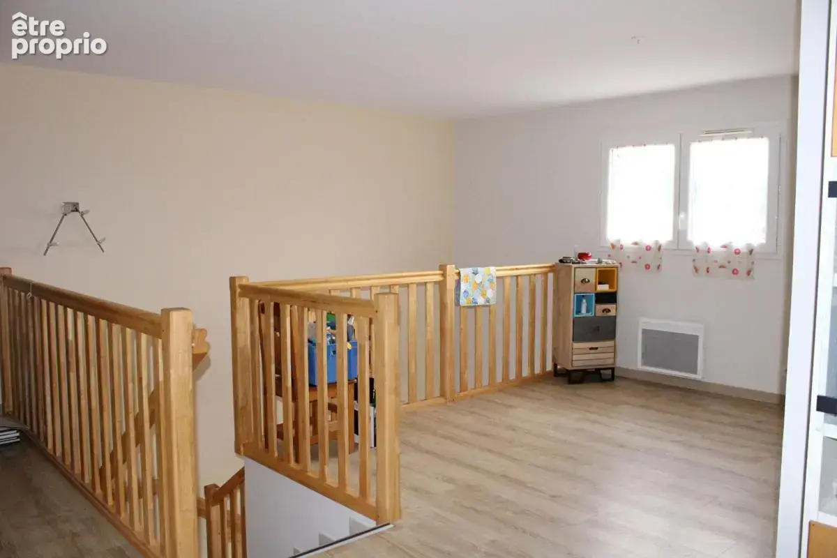 Langogne Maison  5 pièce(s) 172 m2 avec vue dégagée - photo 13