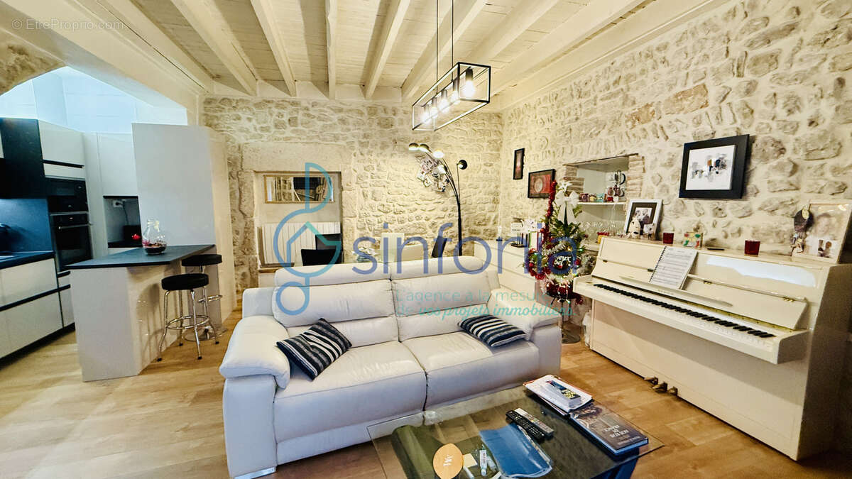 Maison à LA CALMETTE