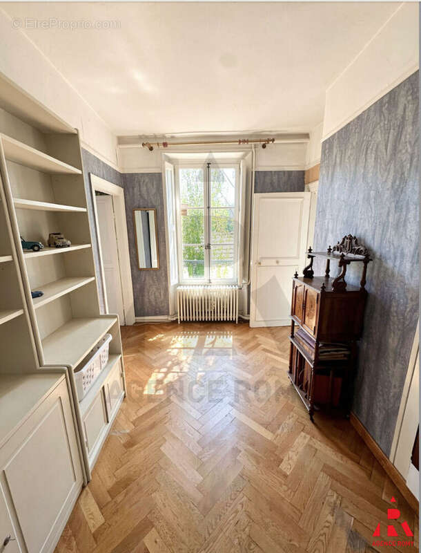 Appartement à VERSAILLES