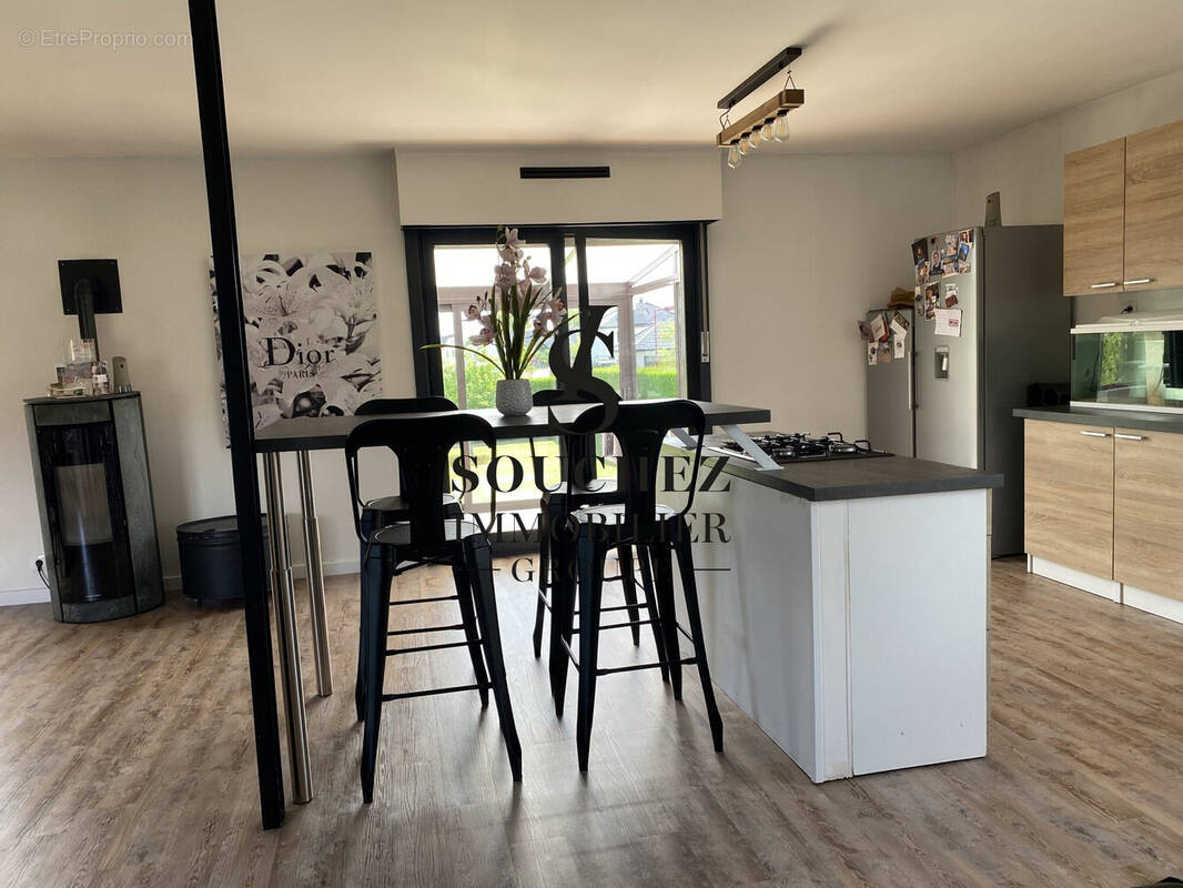 Maison à AIX-NOULETTE