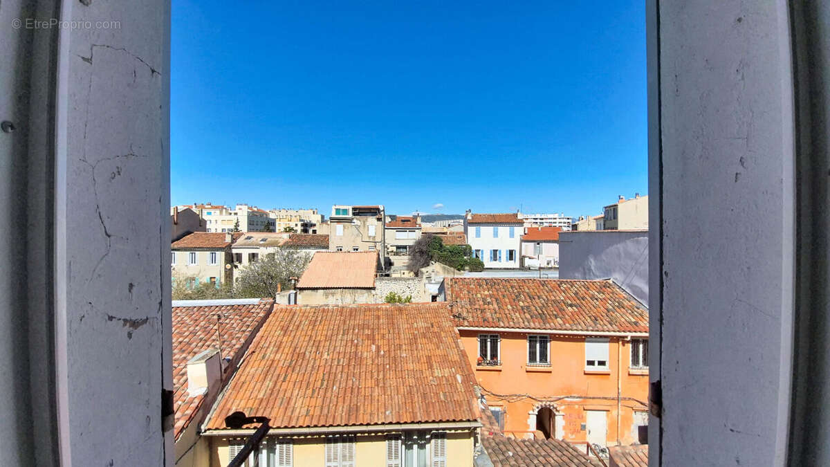 Appartement à MARSEILLE-3E