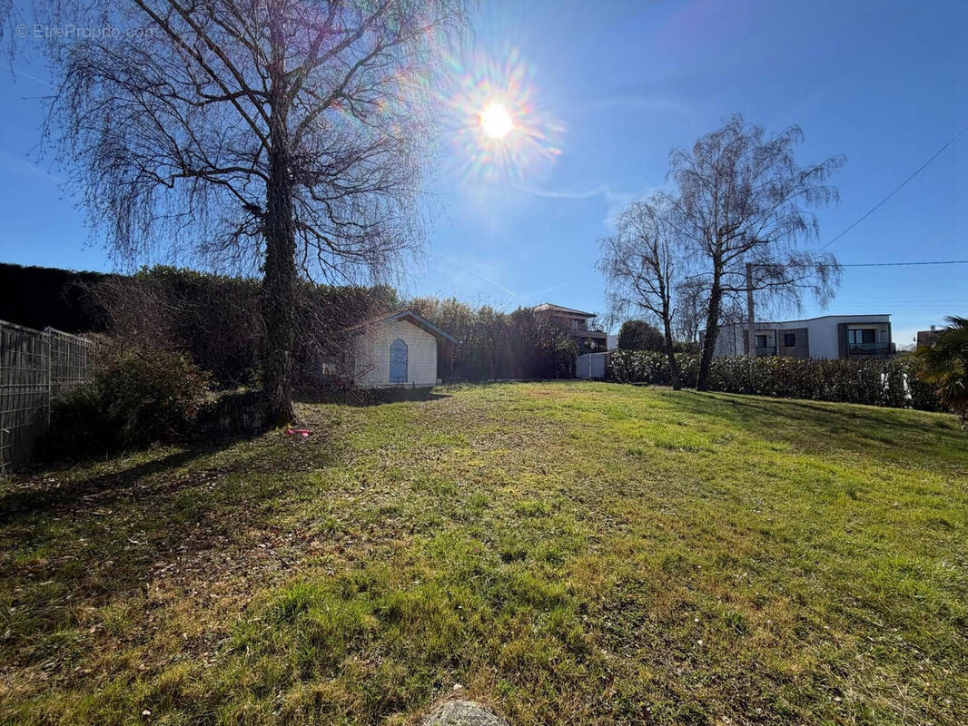 Terrain à ANTHY-SUR-LEMAN