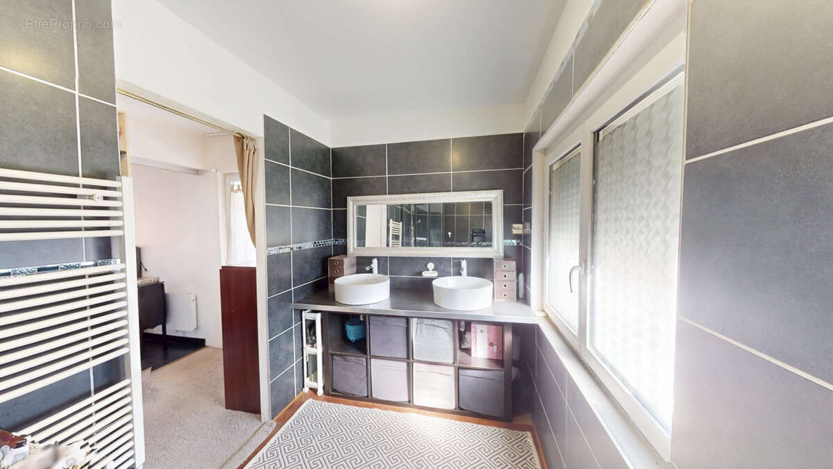 Maison à VILLARD-BONNOT