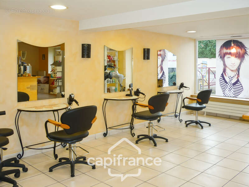 Commerce à VAROIS-ET-CHAIGNOT