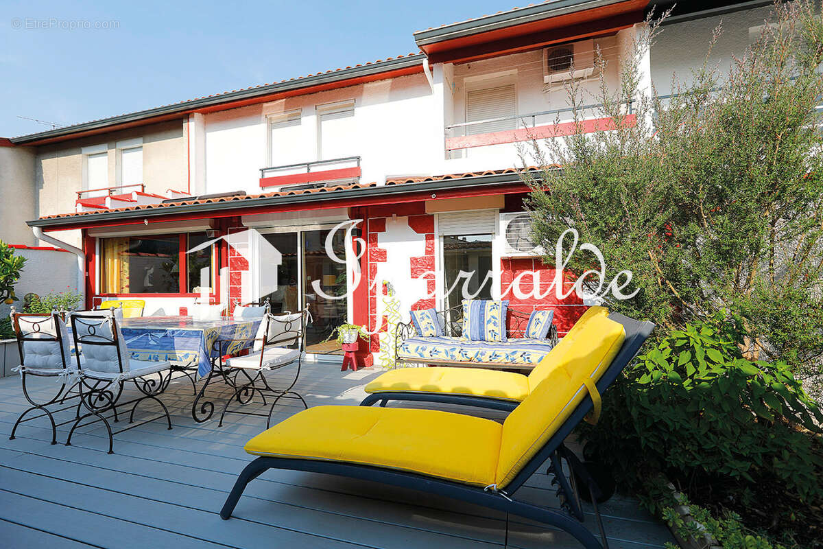 Grande maison familiale F5 lumineuse avec garage, double terrasse et beaux volumes - photo 12