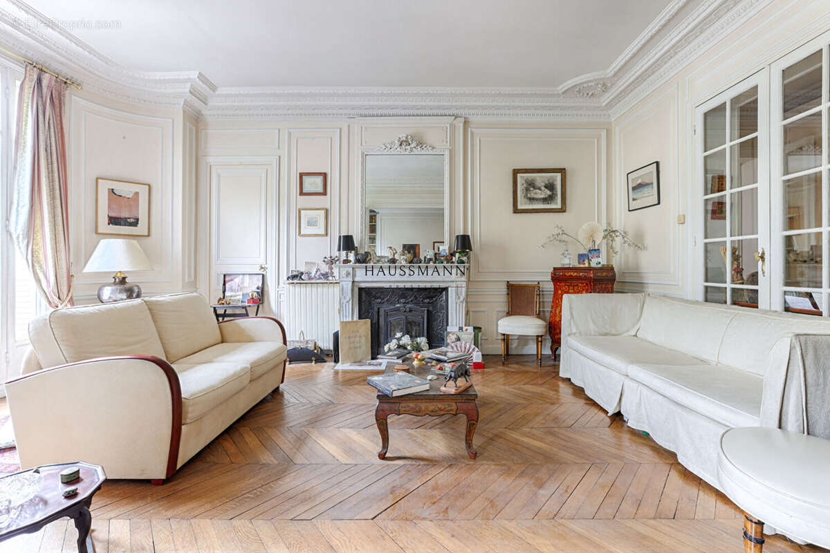 Appartement à PARIS-15E