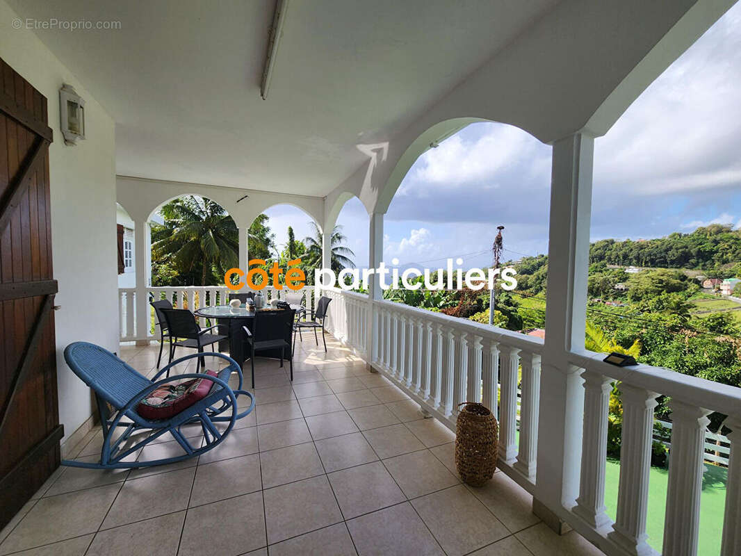 Maison à CAPESTERRE-BELLE-EAU