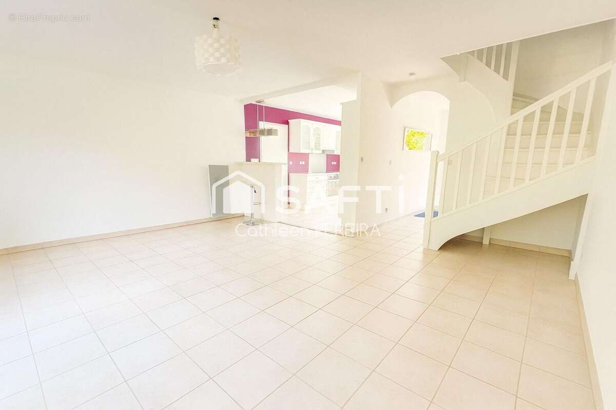 Photo 3 - Maison à SAINT-SULPICE