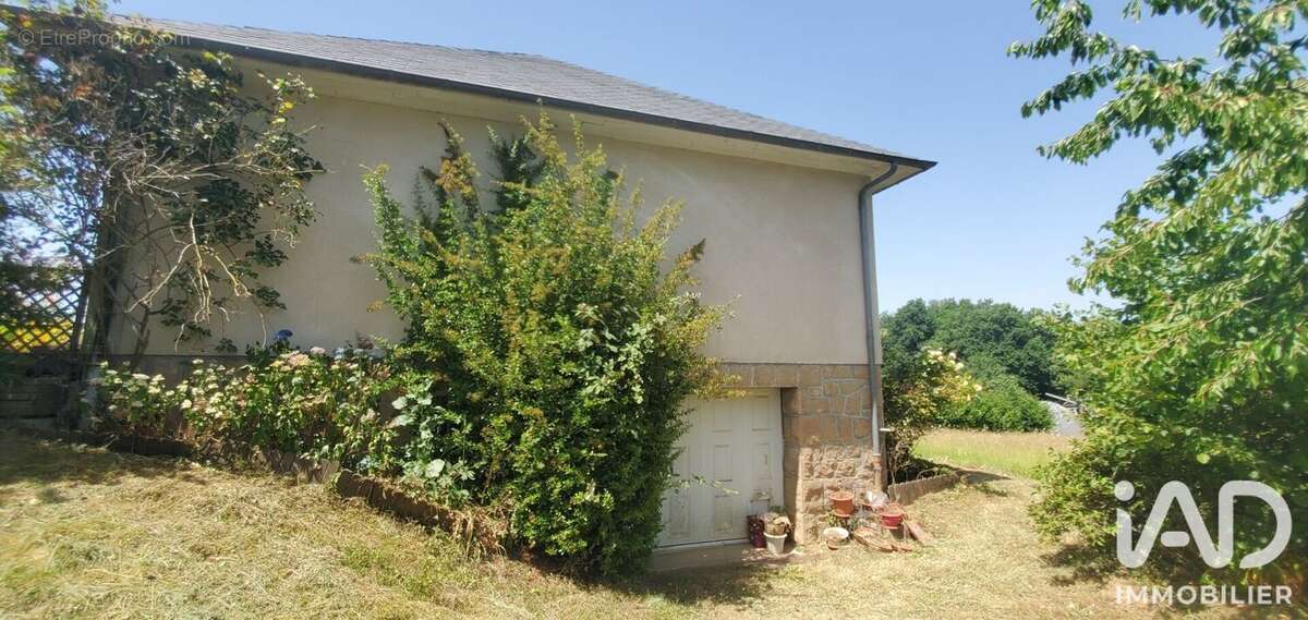Maison 112 m² à Neuvic  - photo 4