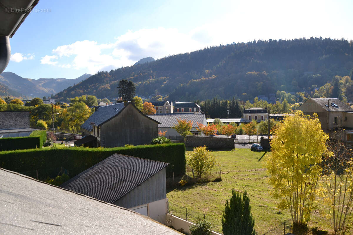 T2 de 29 m2 avec vues dégagées, parking et cave privative - photo 5