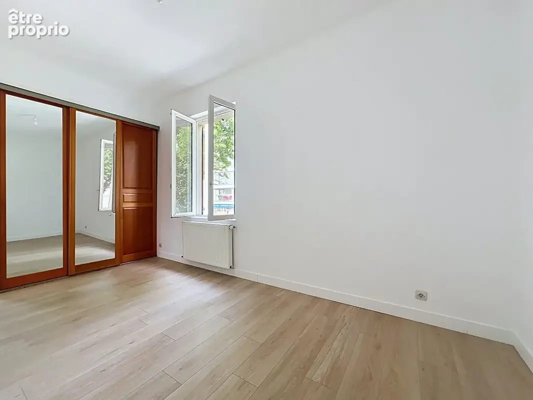 Maison 3 chambres avec 3 studios indépendants loués et un garage - photo 10