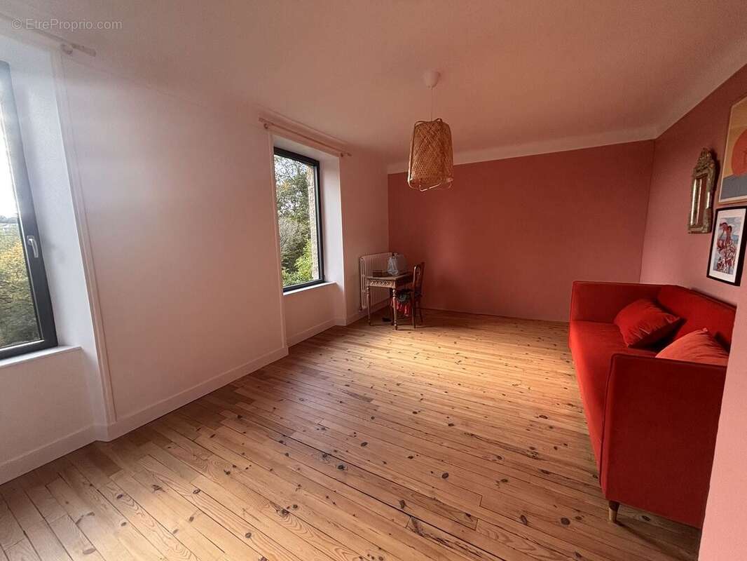 Maison à CONDE-SUR-VIRE