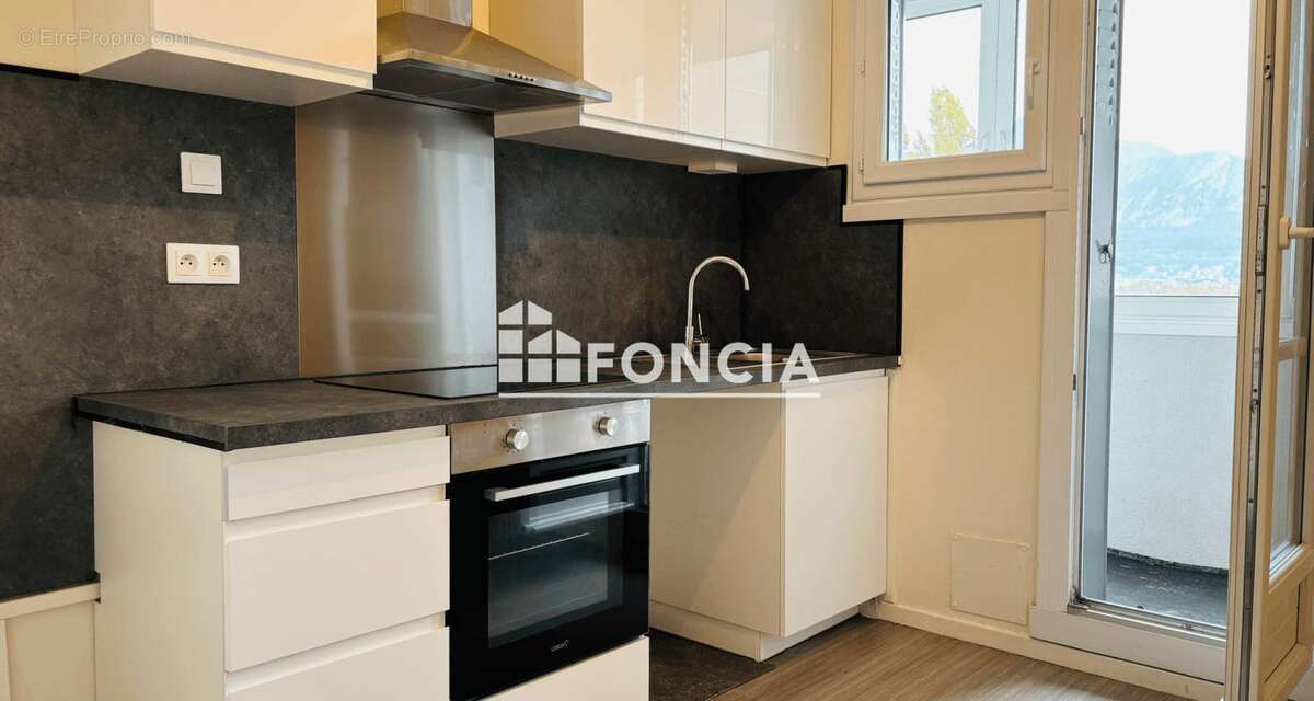 Appartement à SEYSSINET-PARISET