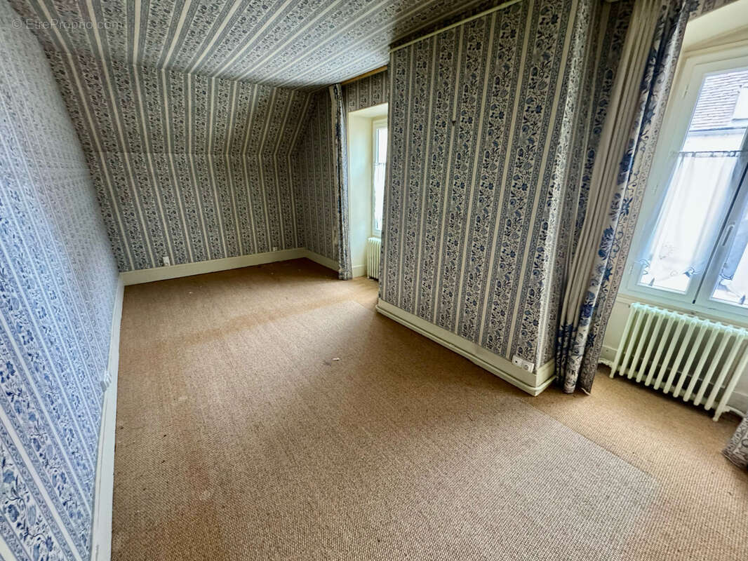 Maison à HOUDAN